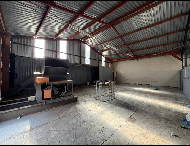 849M² WAREHOUSE TO LET IN CHLOORKOP